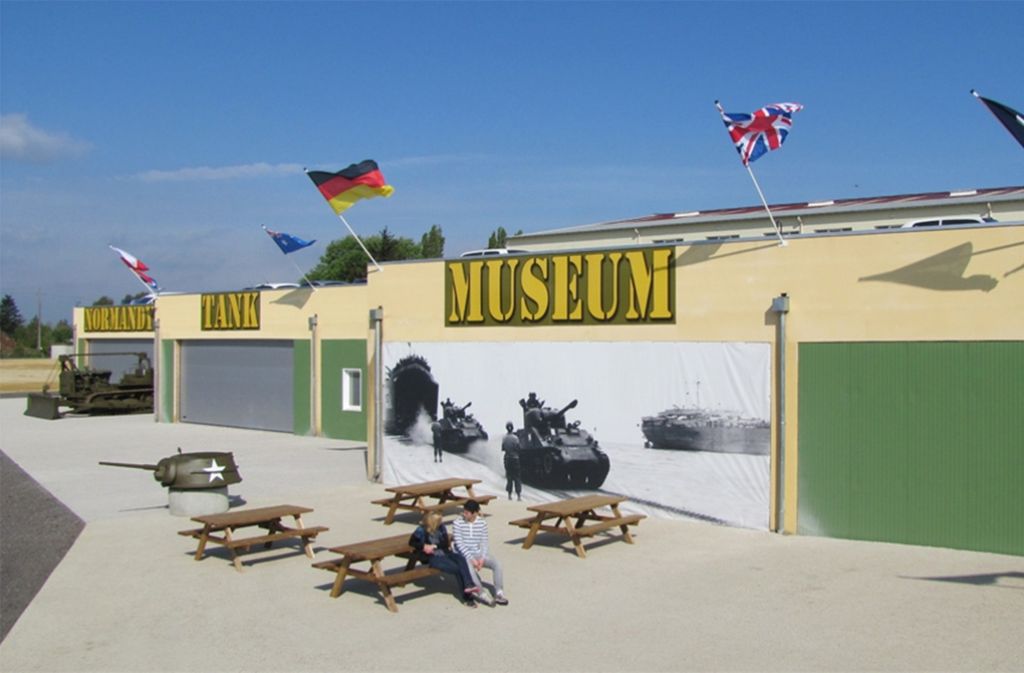 Das Normandy Tank Museum befindet sich am historischen Ort: Auf dem Airfield A10, einem Flugplatz, der während der Invasion in der Normandie 1944 von den Alliierten in nur wenigen Tagen aus dem Boden gestampft wurde.