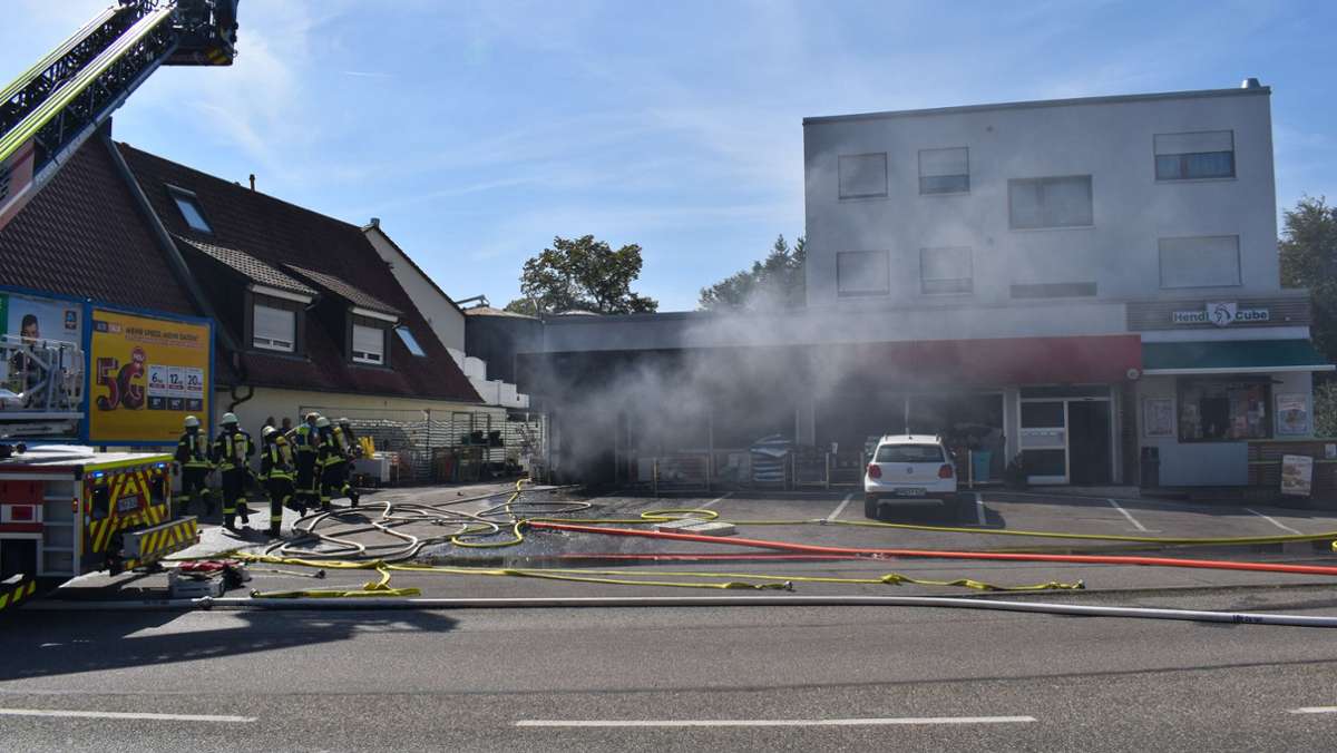 Leingarten bei Heilbronn: Marktgebäude in Vollbrand – Wohnungen beschädigt