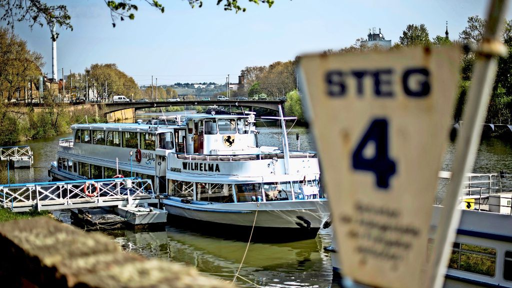 Stuttgarter Ausflugsschiff eröffnet Saison: Neckar-Käpt’n zeigt Schlagseite