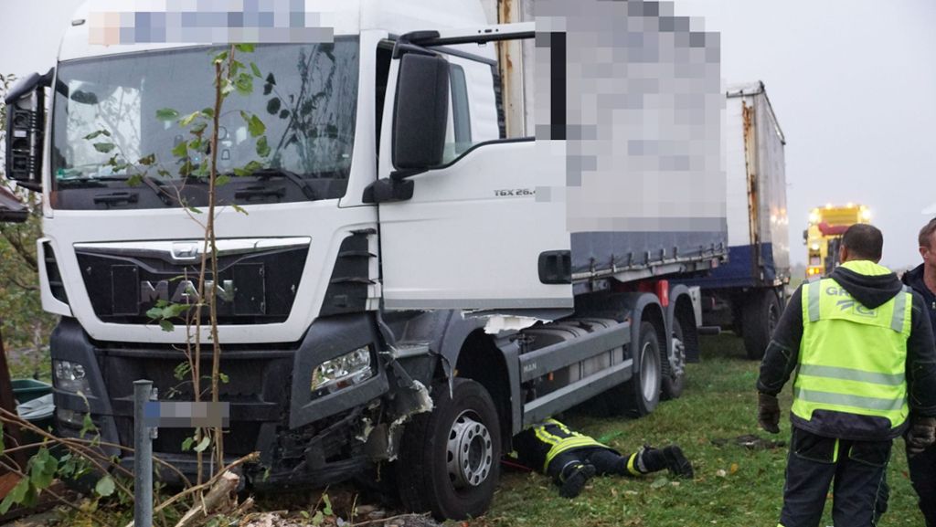 Kreis Göppingen: Lkw-Fahrer stirbt am Steuer