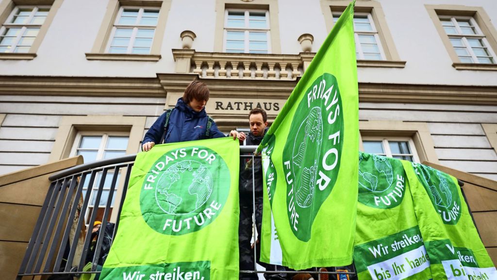 Fridays for Future in Ludwigsburg: Junge Aktivisten blockieren Rathaus