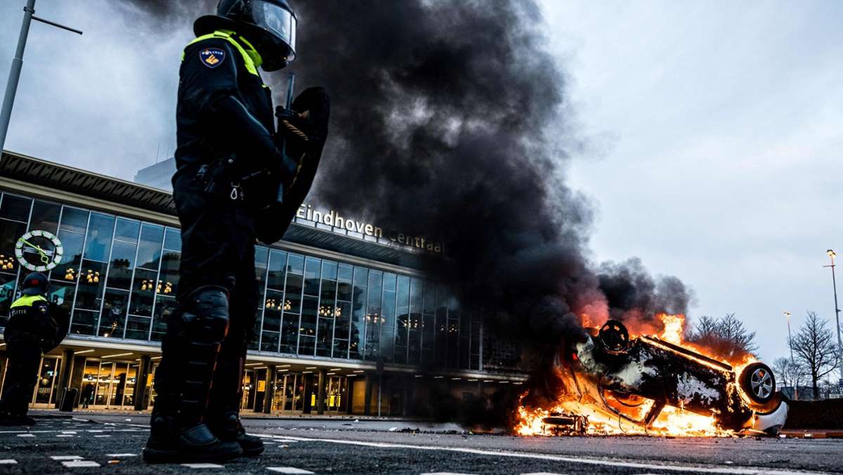 Gewalt in den Niederlanden: Krawalle bei Protesten gegen Corona-Maßnahmen