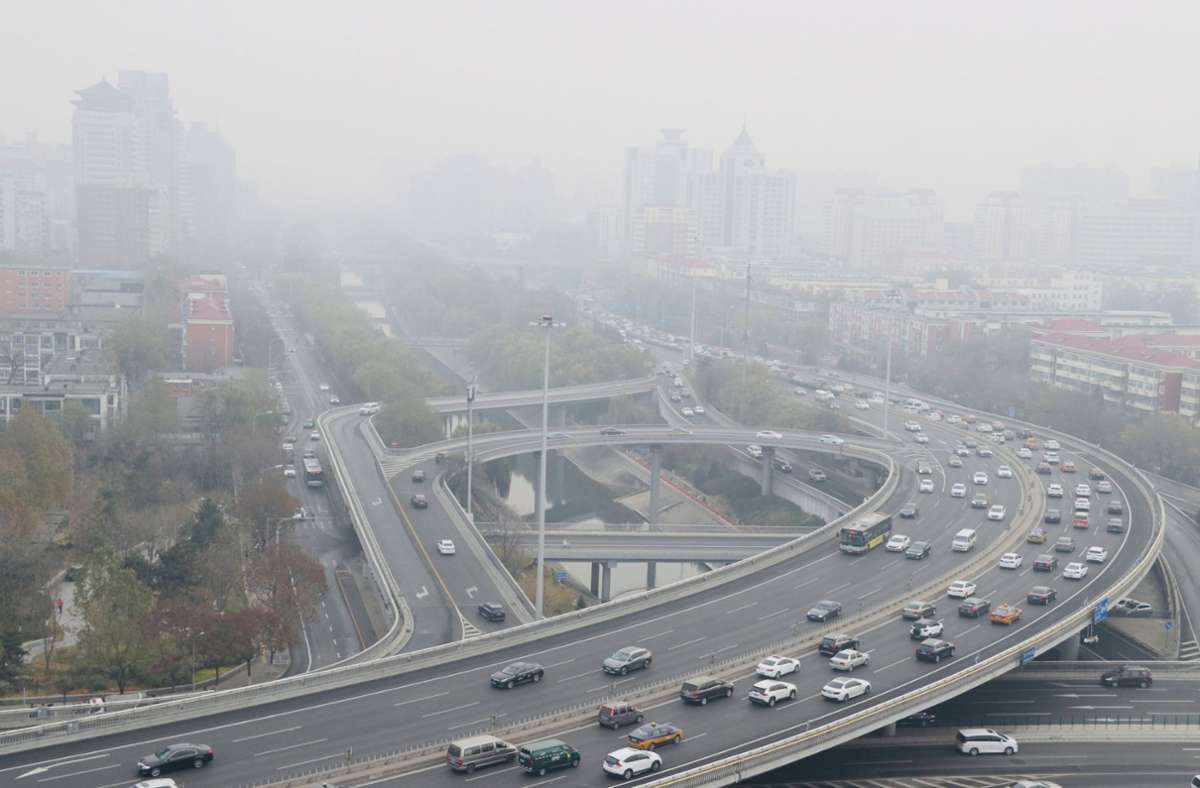 Fast die gesamte Menschheit atmet Luft, die die WHO-Grenzwerte für Feinstaub und Stickstoffdioxid übersteigt. Foto: dpa/Song Jiaru