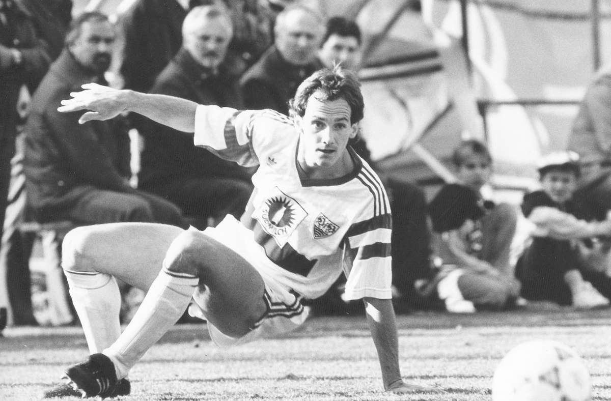 Jürgen Hartmann war kein Fußballkünstler – dafür aber ein zuverlässiger und zweikampfstarker Arbeiter im defensiven Mittelfeld. Für den VfB bestritt er zwischen 1985 und 1991 insgesamt 174 Spiele (zehn Tore), ehe er zum Hamburger SV wechselte.