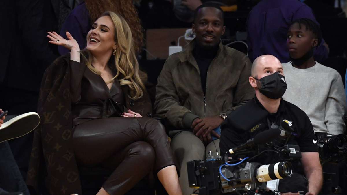 Sängerin beim Basketball: Adele stiehlt den Lakers die Schau