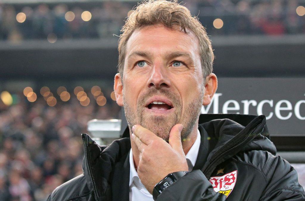 Es gibt Erklärungsbedarf: Markus Weinzierl, Trainer des VfB Stuttgart Foto: Baumann