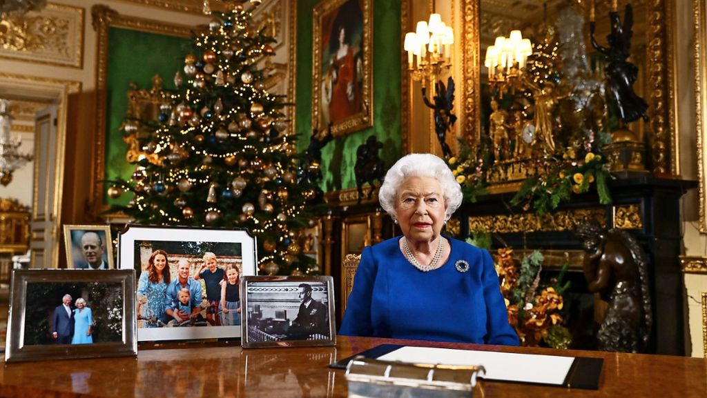  Die Queen schockiert Prinz Harry und Herzogin Meghan mit ihrer Weihnachtsansprache. Die Ludwigsburger Oberkonservatorin hingegen war ganz aus dem Häuschen, als sie die Übertragung verfolgt hat. Warum nur? 