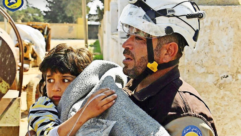  Hunderte Weißhelme sind noch in Syrien und werden vom Regime als „Terroristen“ verfolgt. 