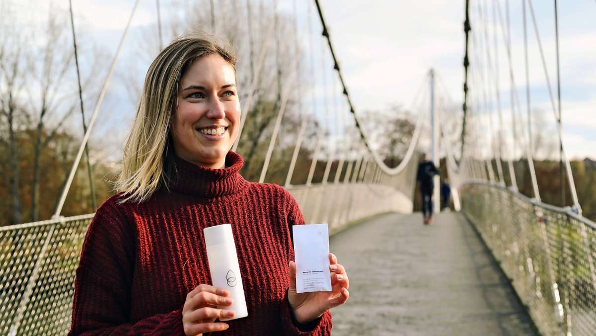  Die Stuttgarterin Lena Scholpp entwickelt mit drei weiteren Frauen ein Shampoopulver, das ohne Plastik auskommt und trotzdem flüssig wird. Damit Care Twice auf den Markt kommen kann, brauchen sie Hilfe. 