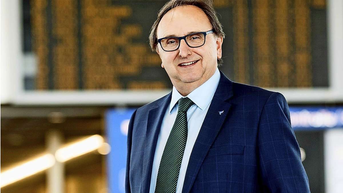 Stuttgarter Flughafenchef im Interview: Walter Schoefer geht bei Geschäften von langsamer Entspannung aus