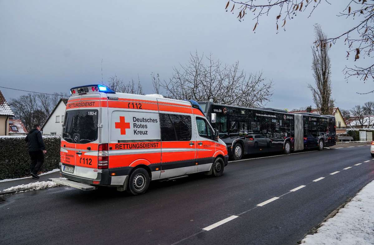 Wegen des medizinischen Notfalls wurde ein Krankenwagen nach Aichwald bestellt.