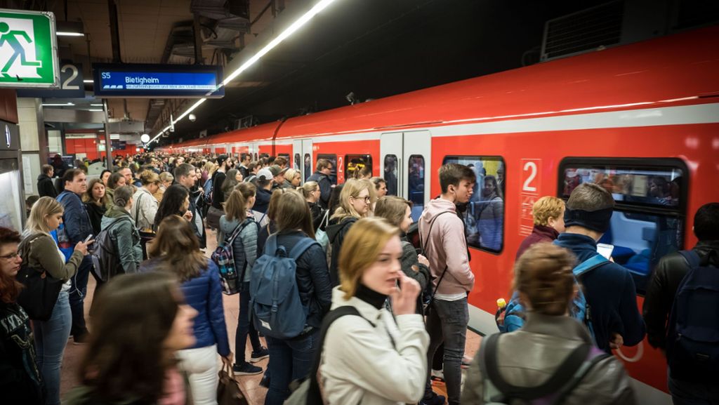S-Bahn-Verkehr in Stuttgart: Was tun gegen überfüllte Züge am Morgen?