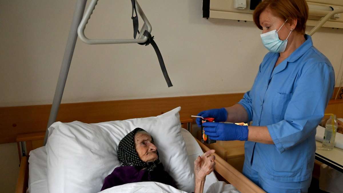 Seniorin völlig symptomfrei: 99-jährige Kroatin besiegt Coronavirus