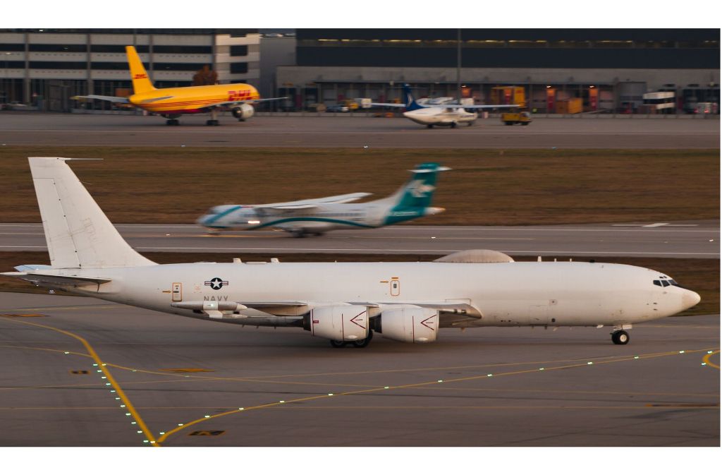 Dieses Bild aus dem Jahr 2011 zeigt: Das „Doomsday-Plane“ landet seit Jahren immer wieder auf dem Flughafen Stuttgart.