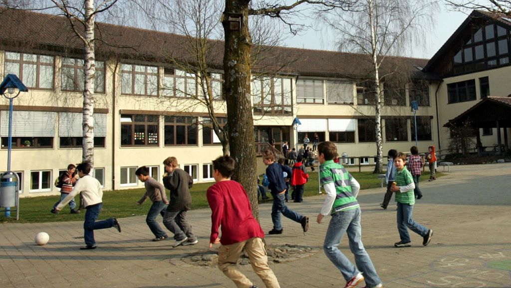 Zusatzversicherung für Schüler: Neue Chance für die Ein-Euro-Police