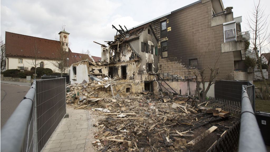 Suche nach Brandursache dauert an: Brandopfer aus Altbach  noch immer nicht ansprechbar