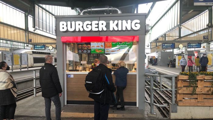Kleinster Burger King zwischen den Gleisen