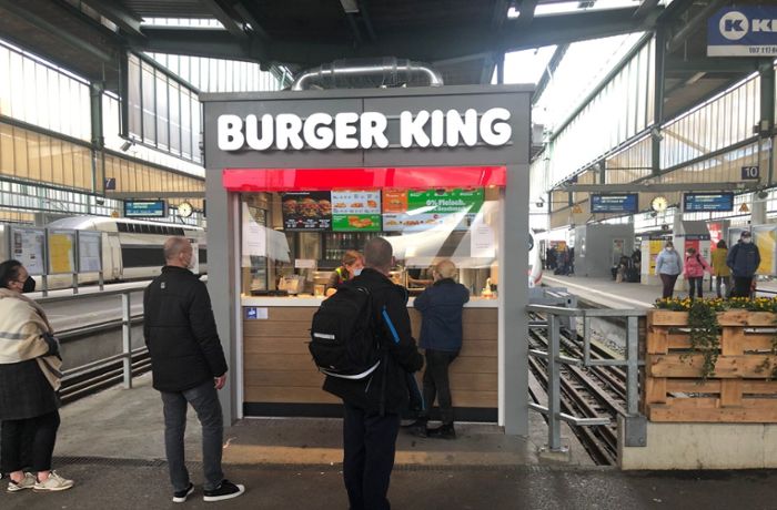 Kleinster Burger King zwischen den Gleisen