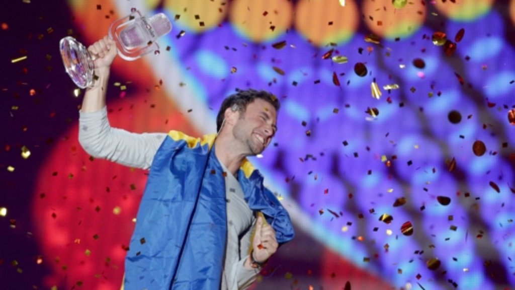  Der Eurovision Song Contest 2015 hat einen Gewinner: Måns Zelmerlöw siegte mit dem Popsong Heroes für Schweden vor Russland und Italien. Die deutsche Teilnehmerin Ann Sophie holte keine Punkte und belegte gemeinsam mit Österreich den letzten Platz. 