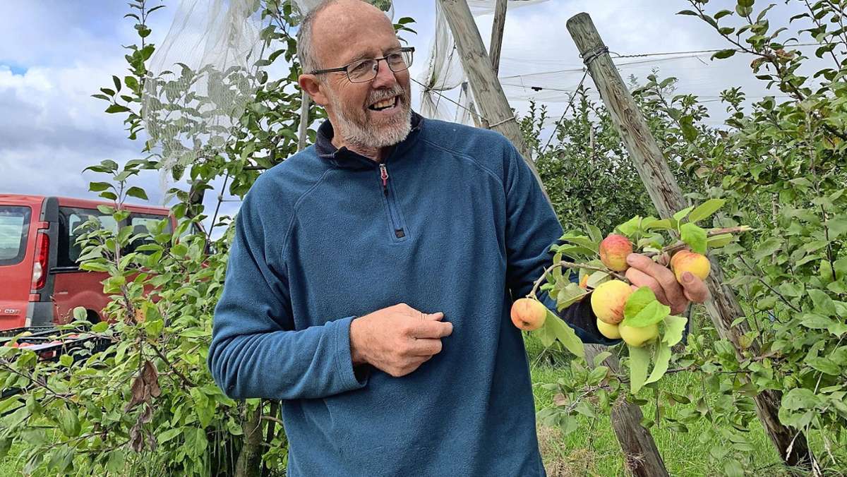  Zum Start der Tafelobstsaison erzählt ein Bauer von den Herausforderungen der diesjährigen Apfelblüte. Die Kälte und Nässe des Spätfrühlings hat den Bäumen viel abverlangt. 