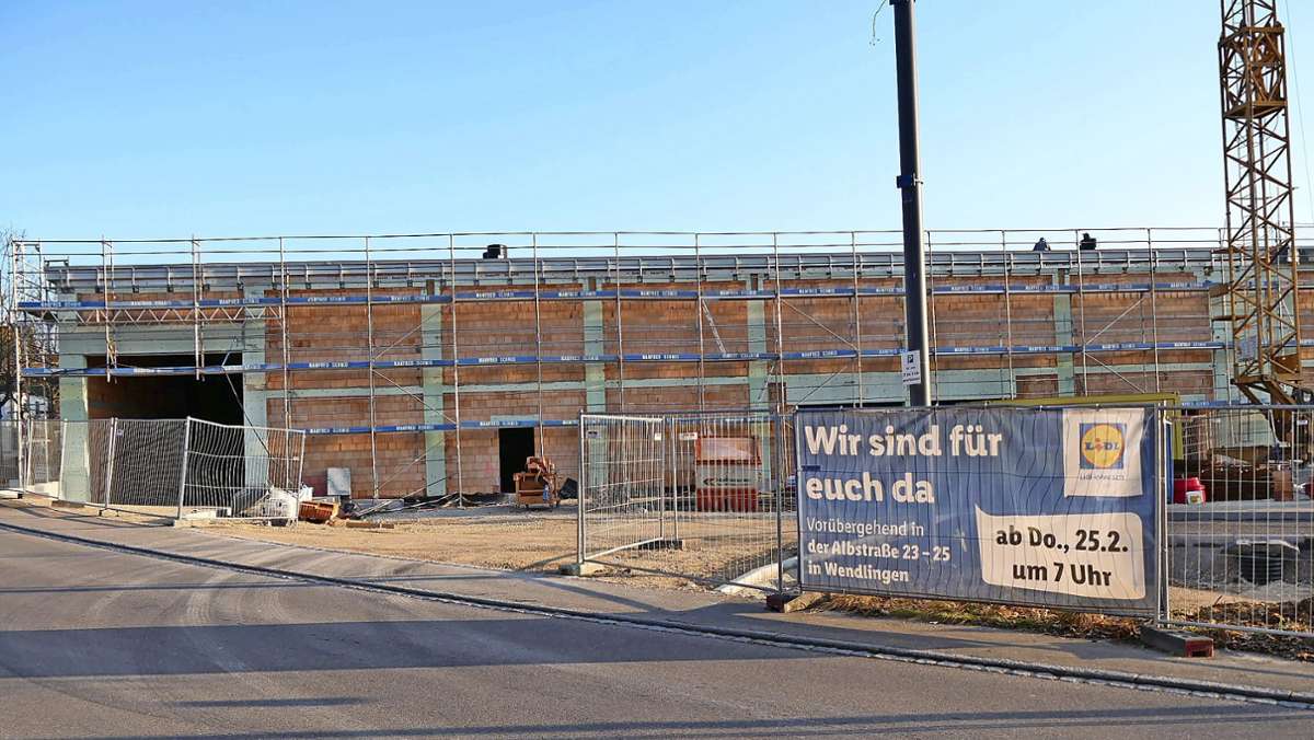  Die Arbeiten an der neuen Lidl-Filiale in der Wendlinger Taläckerstraße schreiten voran. Im Frühjahr soll der neue Markt mit 200 Quadratmeter mehr Verkaufsfläche eröffnet werden. 