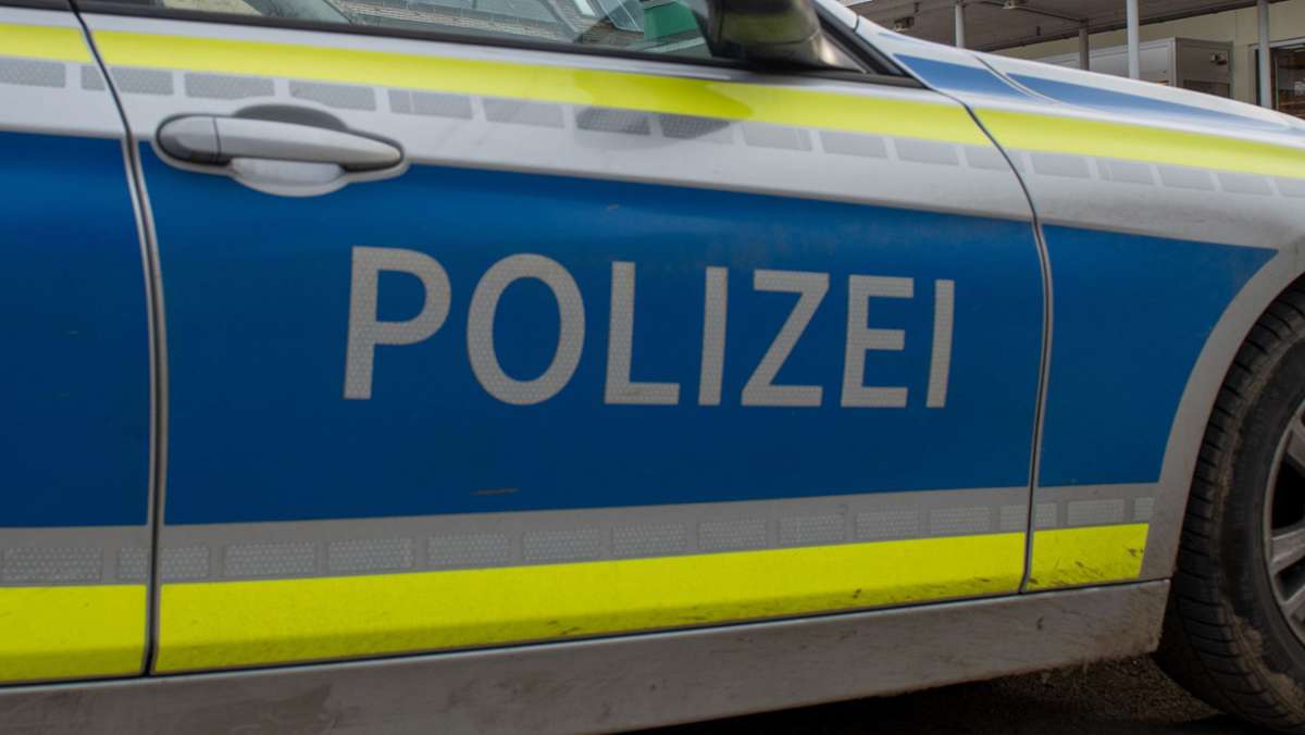 Alkoholfahrt in Korntal-Münchingen: 17-Jähriger baut Unfall mit Papas Wagen - und läuft davon