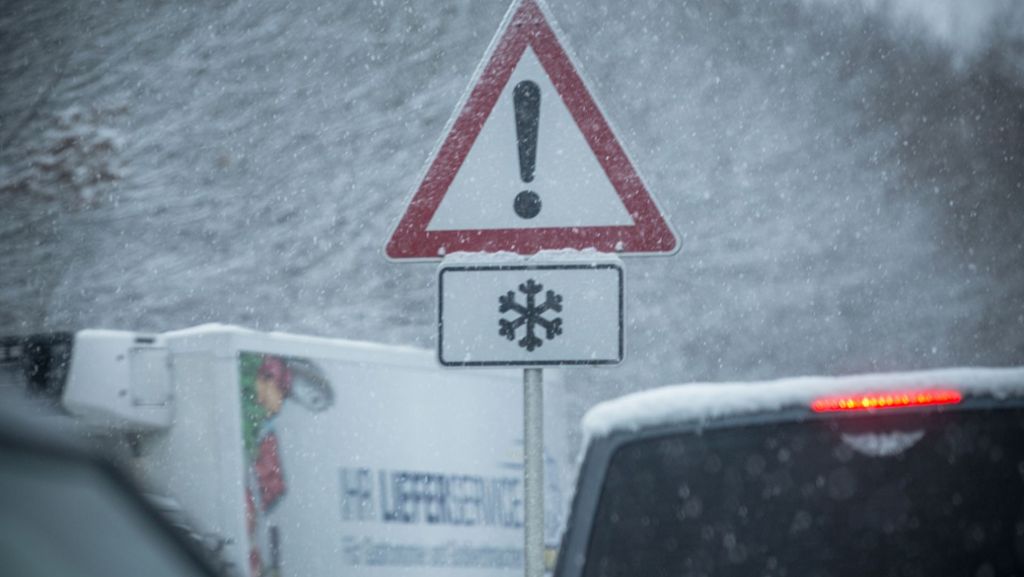 Baden-Württemberg: Zahlreiche Unfälle mit Verletzten auf winterglatten Straßen