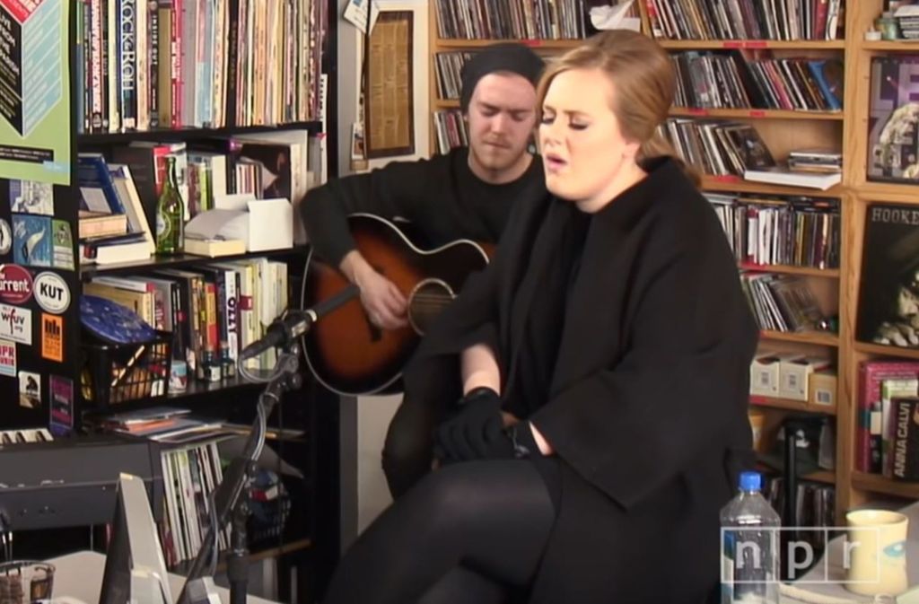 10. Adele „Someone Like You“, „Chasing Pavements“, „Rolling In The Deep“. Hier geht es zu dem Video.