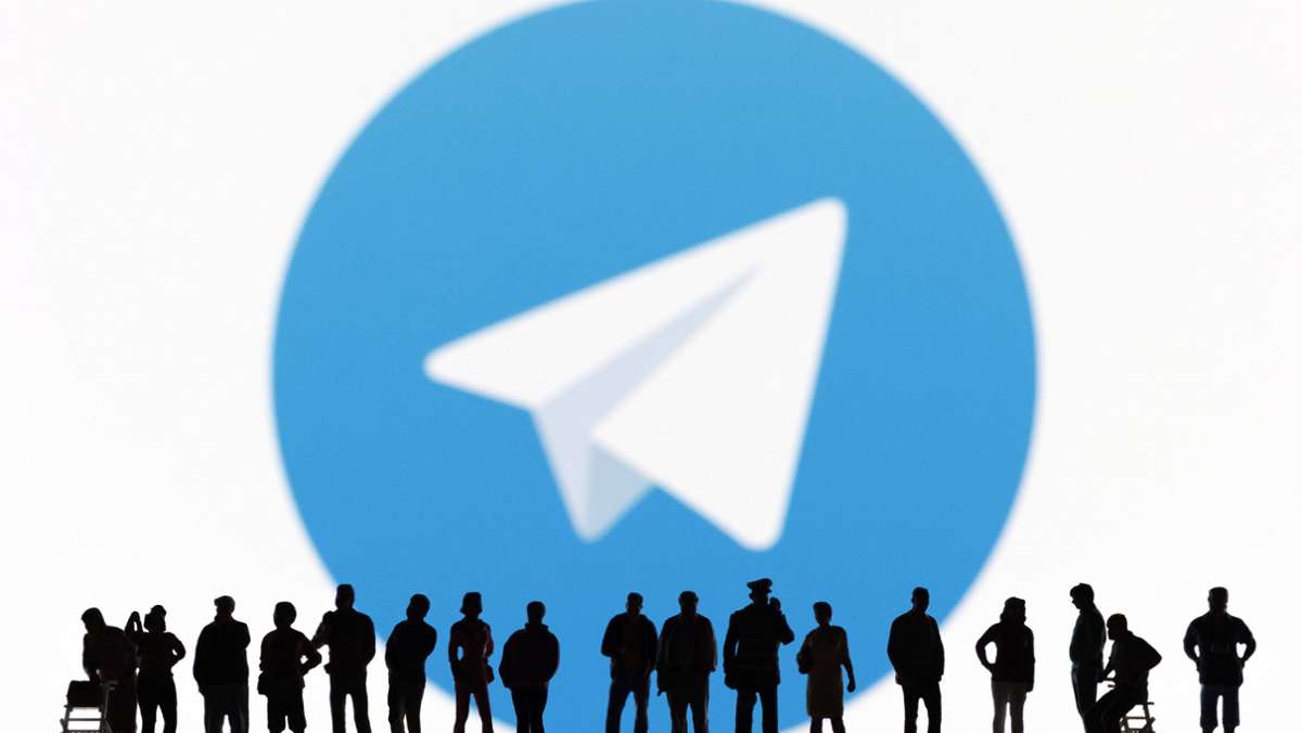  Telegram ist der bevorzugte Kanal für Coronaleugner, Impfgegner und Extremisten. Bisher entzieht sich das Netzwerk jeglicher Regulierung. Bundesinnenministerin Nancy Faeser will Hetze Einhalt gebieten. Welche Möglichkeiten stehen ihr zur Verfügung? 
