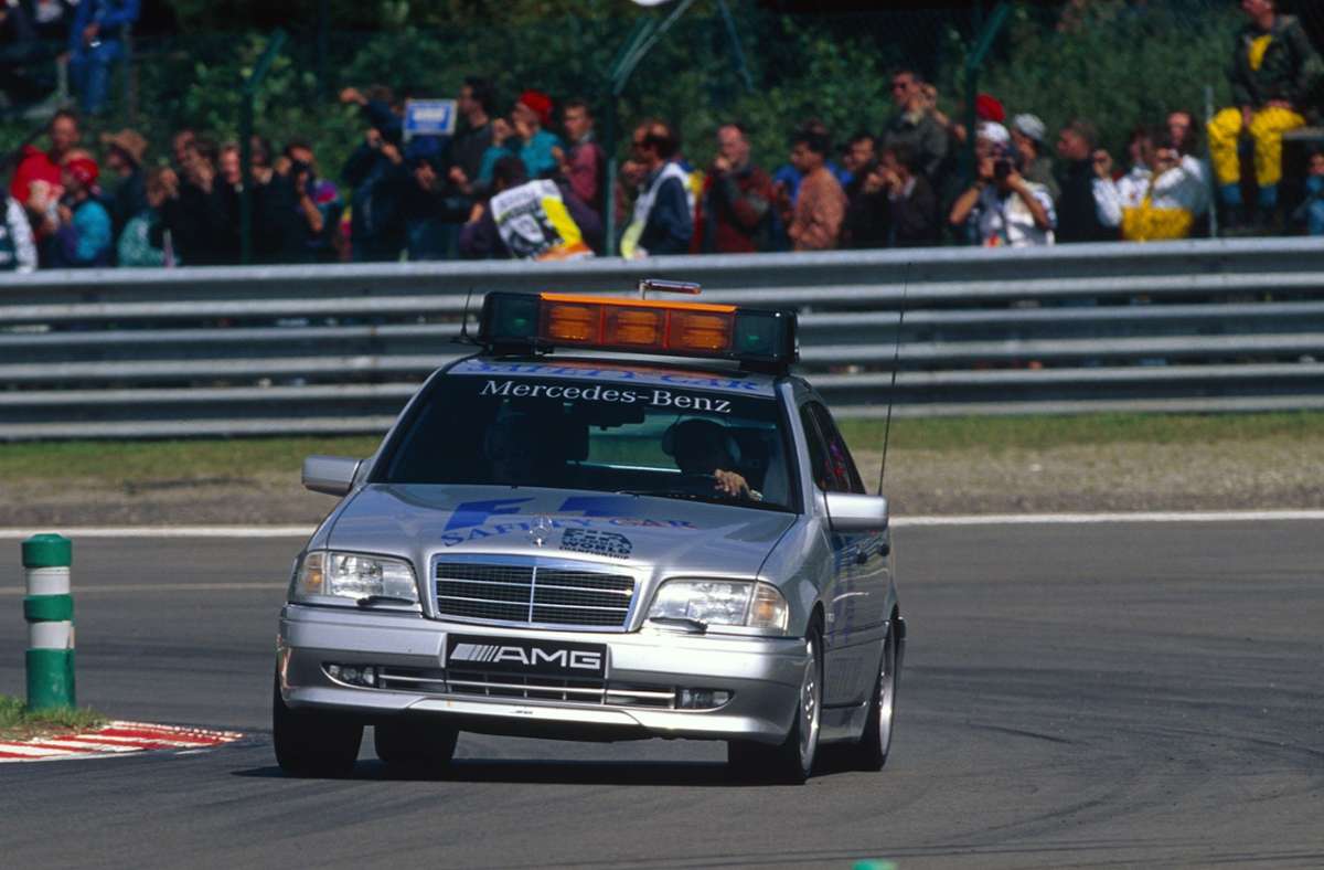 Das erste Safety Car in der Saison 1996 war ein C 36 AMG (Foto), der im Jahr darauf bis 1999 vom CLK 55 AMG abgelöst wurde.
