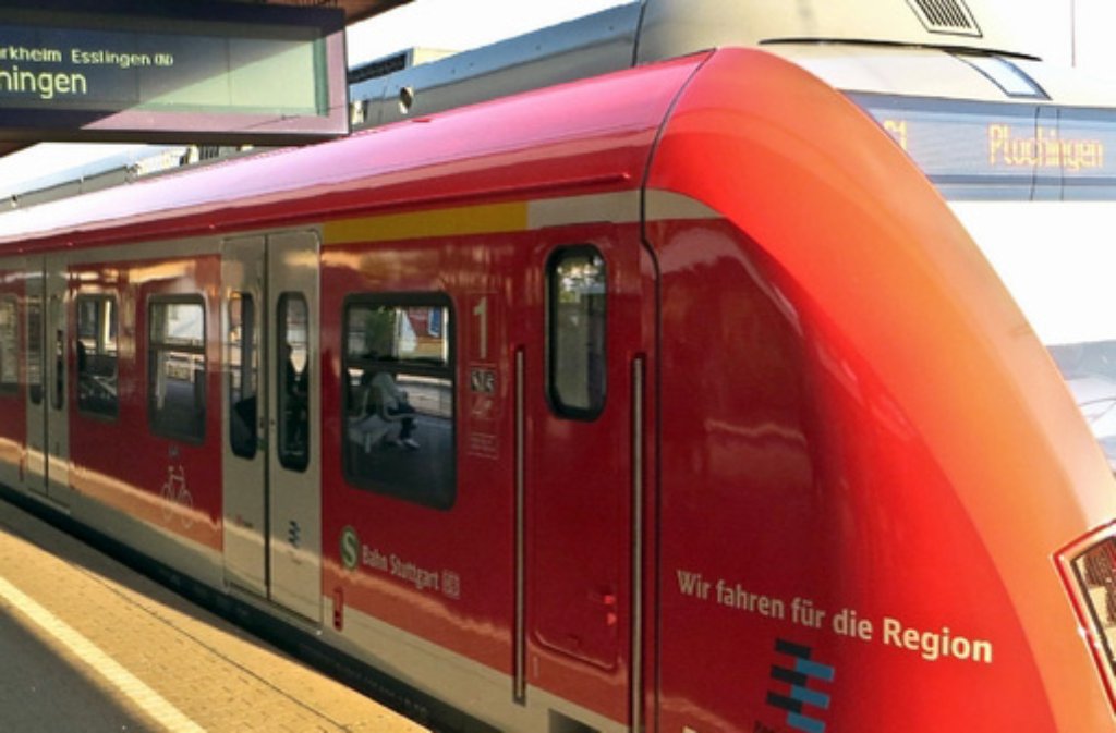 Weil sich auf den Bahngleisen Personen befunden haben sollten, wurde die S-Bahnstrecke zwischen Stuttgart-Vaihingen und Stuttgart-Schwabstraße am Montagnachmittag kurzzeitig gesperrt. Foto: Leserfotograf aesthet