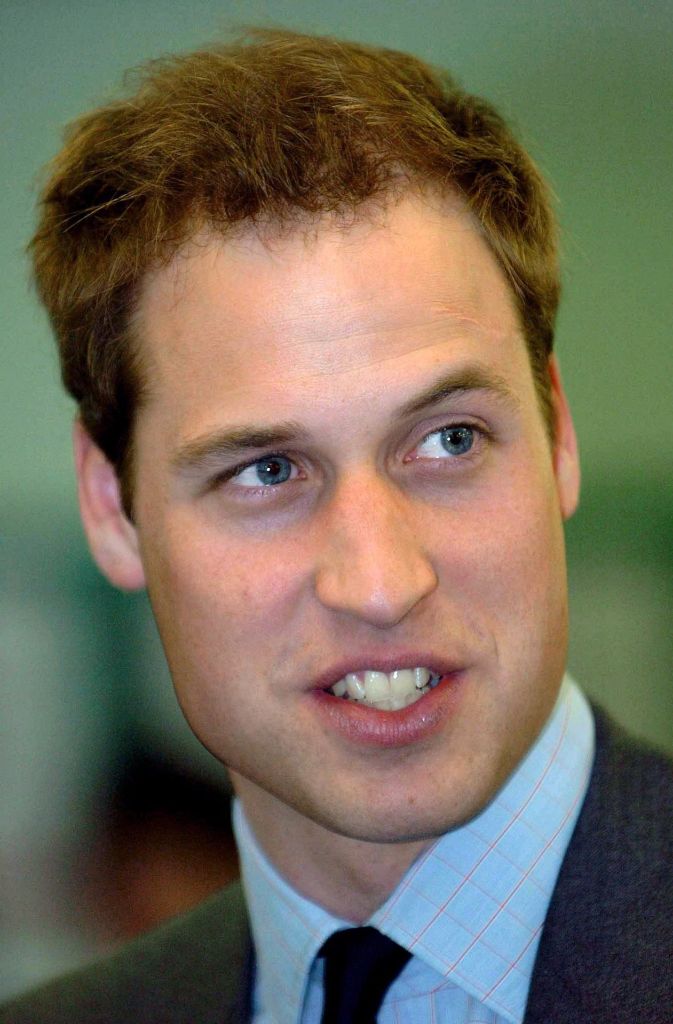 Im Jahr 2008 trat William in die Fußstapfen seiner Mutter: Er kündigte an, kranken Menschen helfen zu wollen. Seitdem unterstützte er ein Krebszentrum für Kinder und Jugendliche am Königlichen Marsden-Krankenhaus.