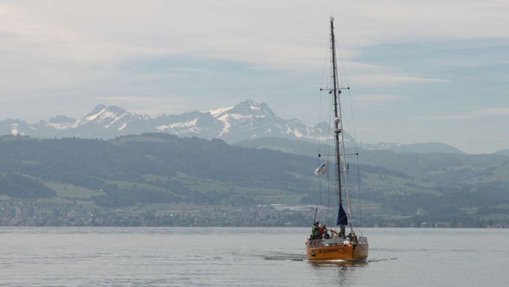 Technische Gymnasiasten aus Göppingen  erforschen den Bodensee: Trockenen Fußes geht es auf  Tauchstation