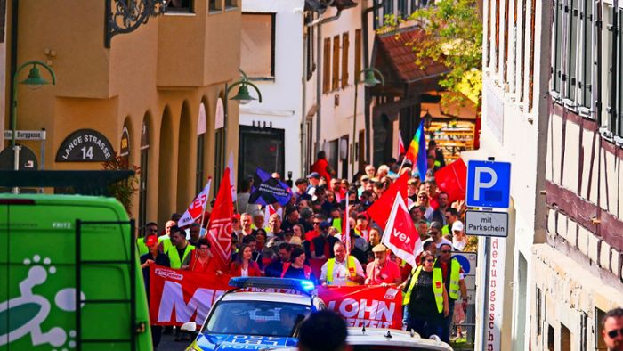 Mehr als 500 Teilnehmer folgen dem Ruf der Gewerkschaften