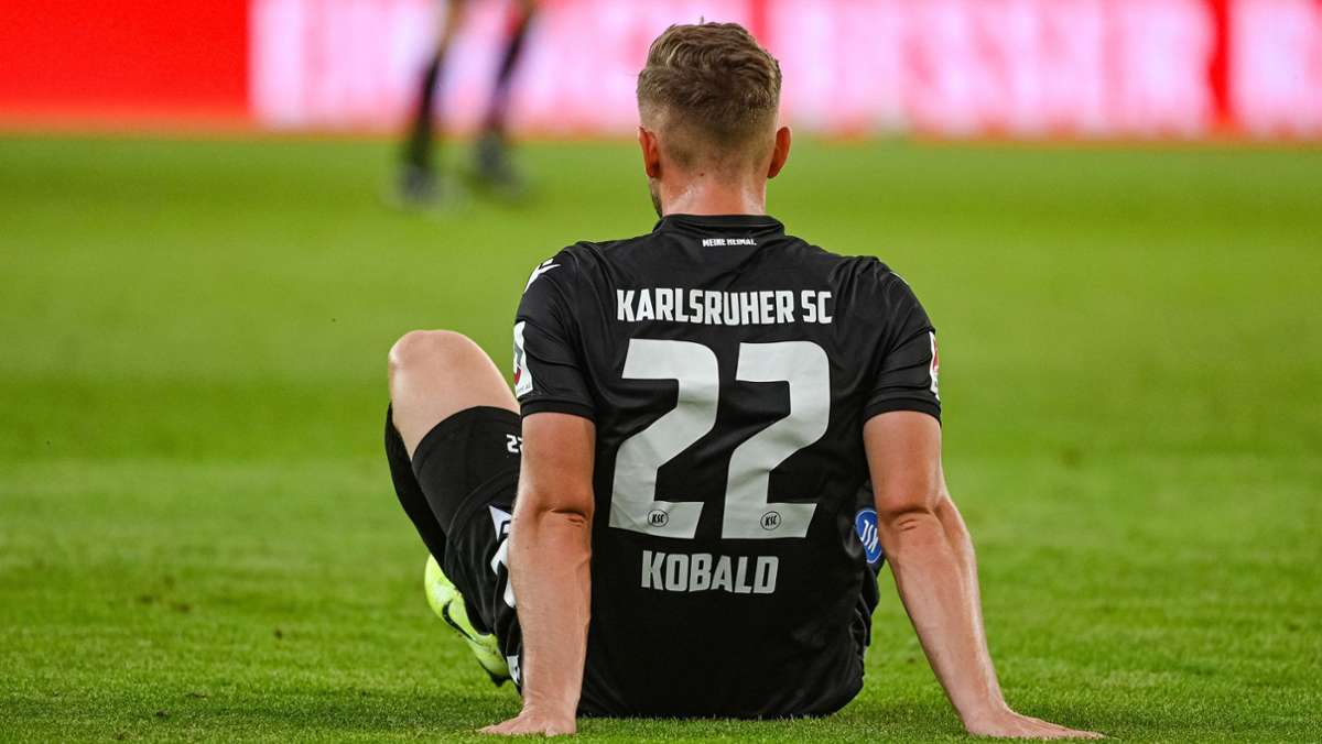  Der Karlsruher SC musste nach dem Derbysieg gegen Stuttgart am vergangenen Wochenende nun ein bitteres 1:2 (0:1) in Regensburg hinnehmen und steckt mit drei Punkten Rückstand auf Platz 16 fest. 
