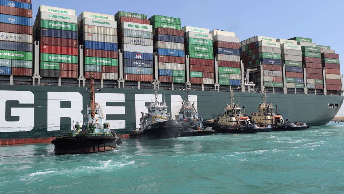 „Ever Given“: Containerschiff  im Suezkanal teilweise freigelegt