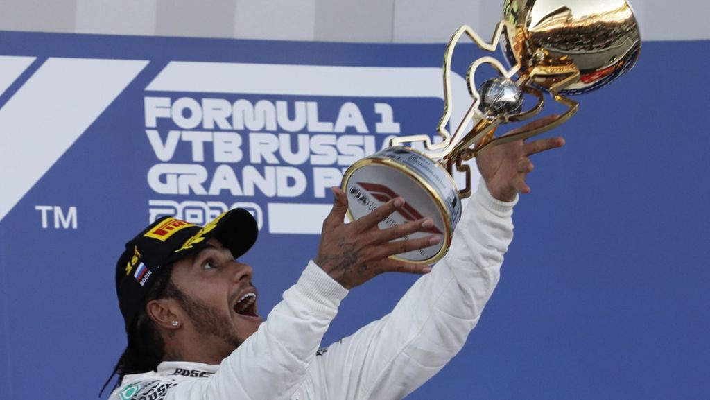 Formel-1-Rennen in Russland: Ferrari serviert  Lewis Hamilton den Sieg