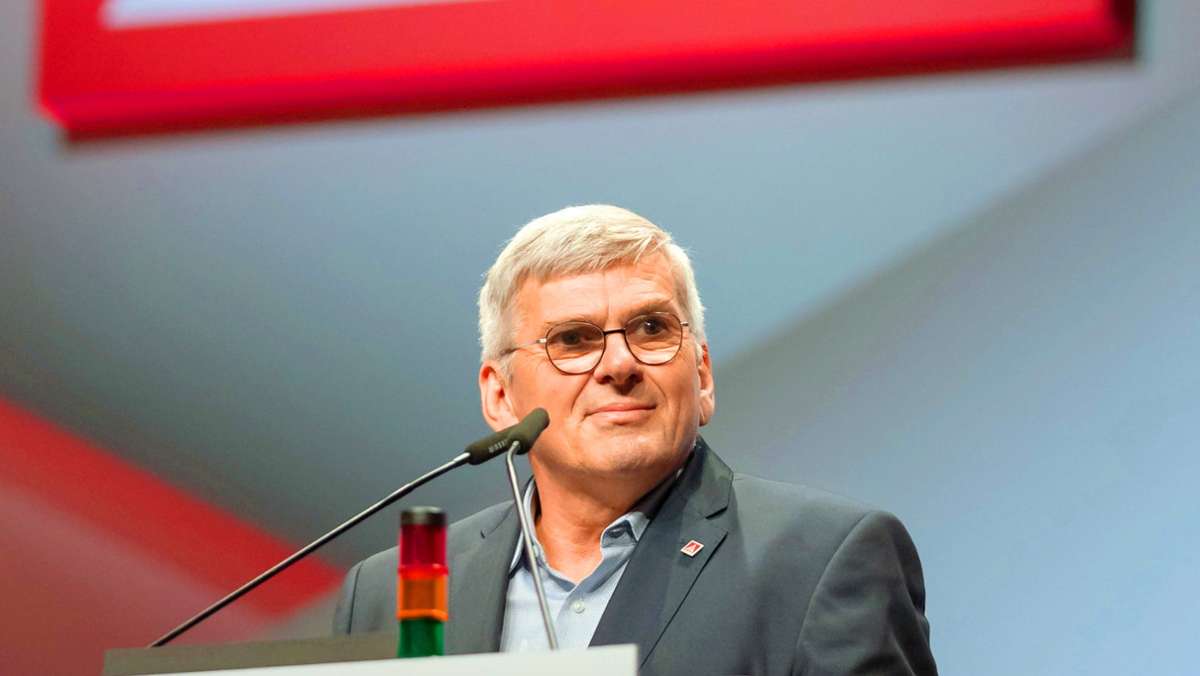 Hofmann gegen Söder: IG Metall: Kein Enddatum für Verbrenner