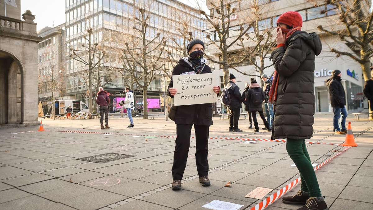 Protest in Stuttgart: Corona-Demo auf dem Schlossplatz fast ohne Teilnehmer