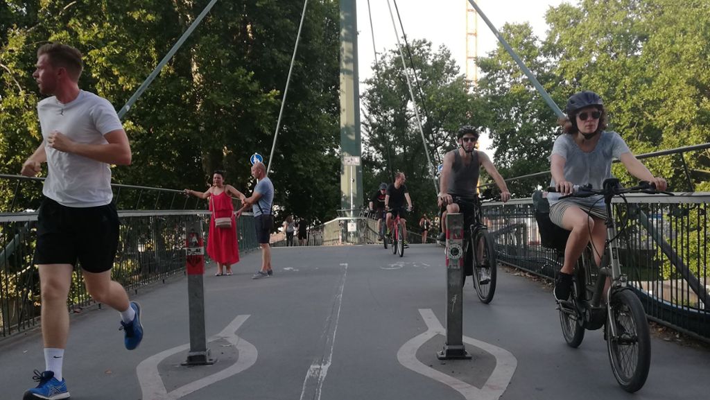 Radverkehr in S-Mitte: Stadt soll  Poller auf Ferdinand-Leitner-Steg entfernen