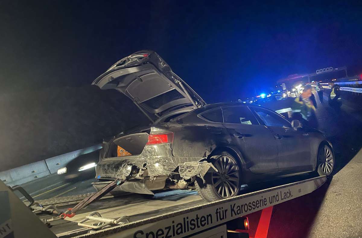 Sonntagabend kam es auf der A8 zwischen den beiden Anschlussstellen Esslingen und Wendlingen zu einem Verkehrsunfall.