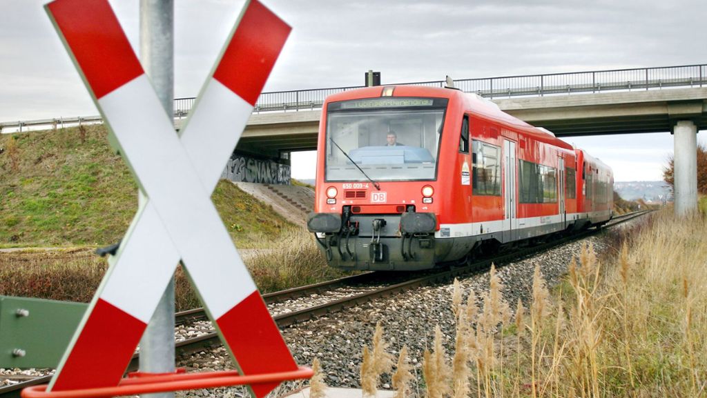 Ammertalbahn bei Herrenberg: Unbekannte legen Holz und Steine auf die Gleise