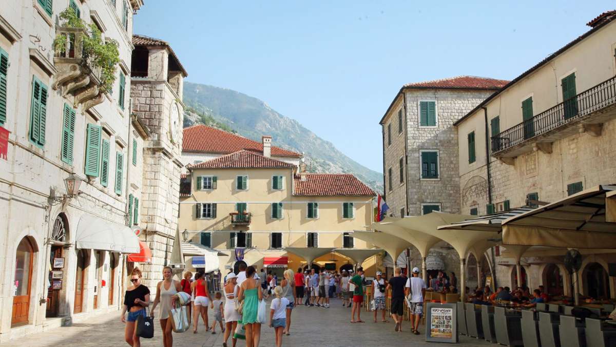 Corona in Montenegro: Adria wird zum Corona-Pulverfass