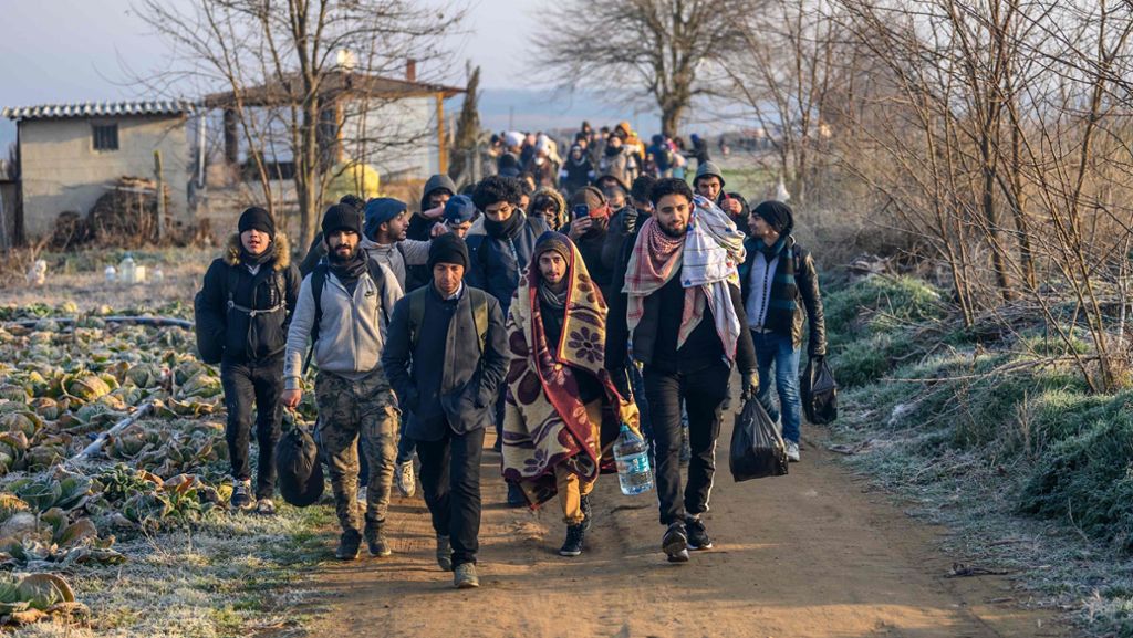 Flüchtlingsstrom in die EU: Tausende harren an türkischer Grenze zu Griechenland aus