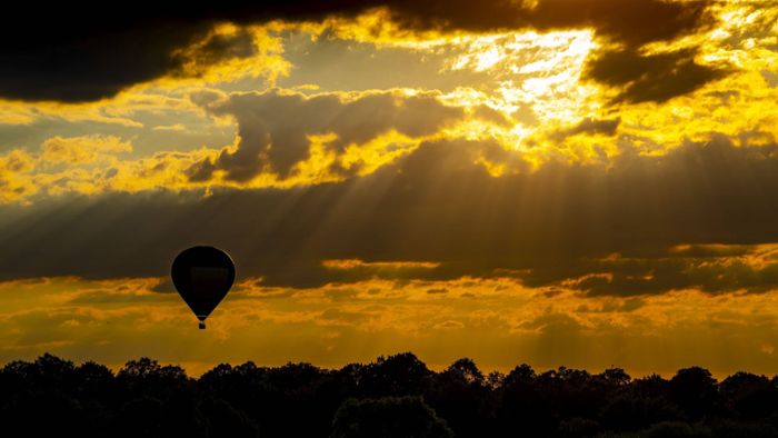 Sechs Menschen bei Heißluftballon-Landung verletzt