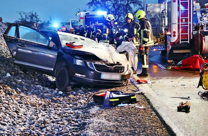 Glätteunfälle im Rems-Murr-Kreis: Auto kracht in Schulbus –  auch Schüler unter den Verletzten