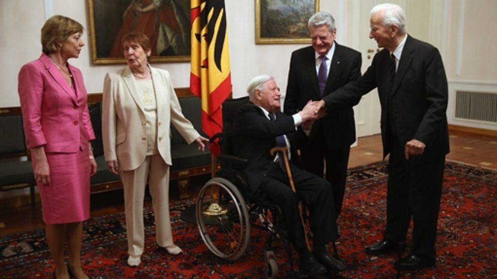 Nachfeier des 95. Geburtstags: Helmut Schmidt zu Gast bei Bundespräsident Gauck