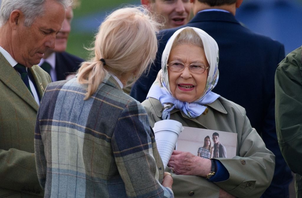 Beim Pferderennen „Royal Windsor Horse Show“ gewann die britische Königin beim Zocken einen Supermarktgutschein, über den sie sich freute. Foto: Getty