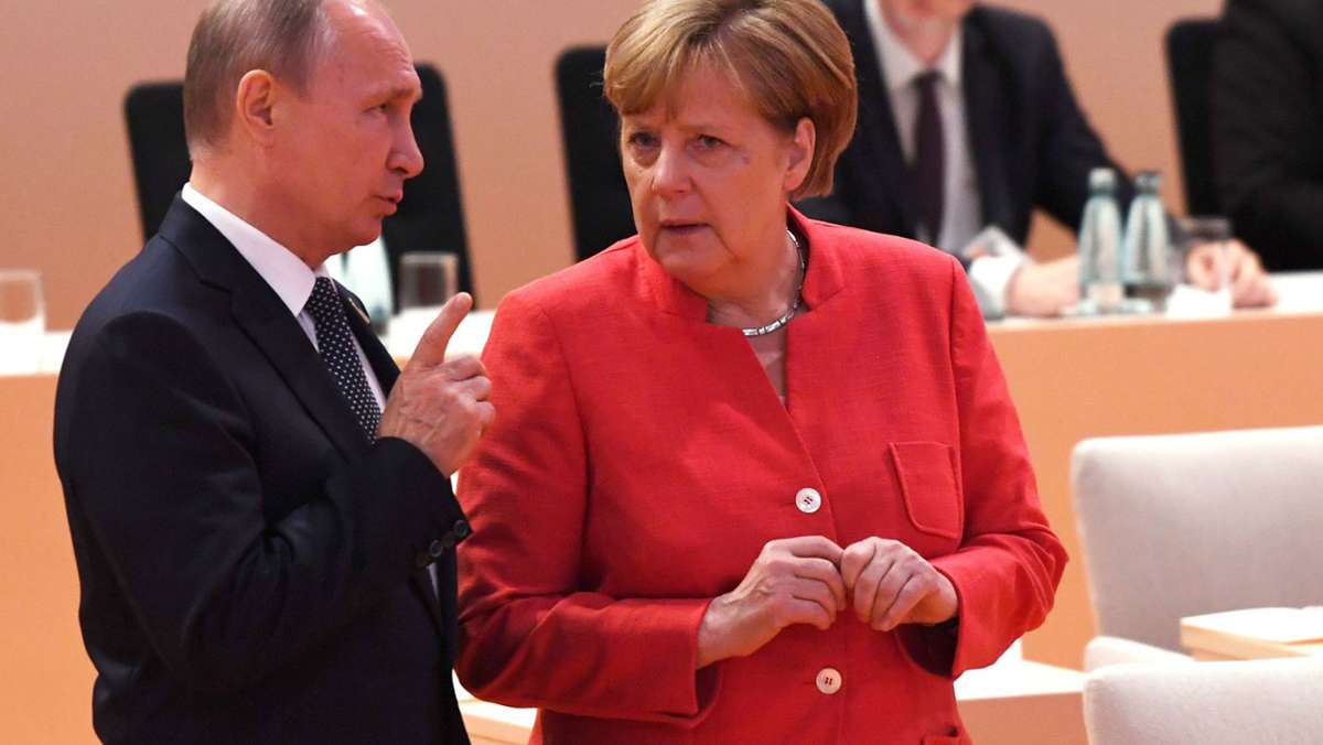 Angela Merkel bei Wladimir Putin in Moskau: Zu Besuch beim kalten Krieger