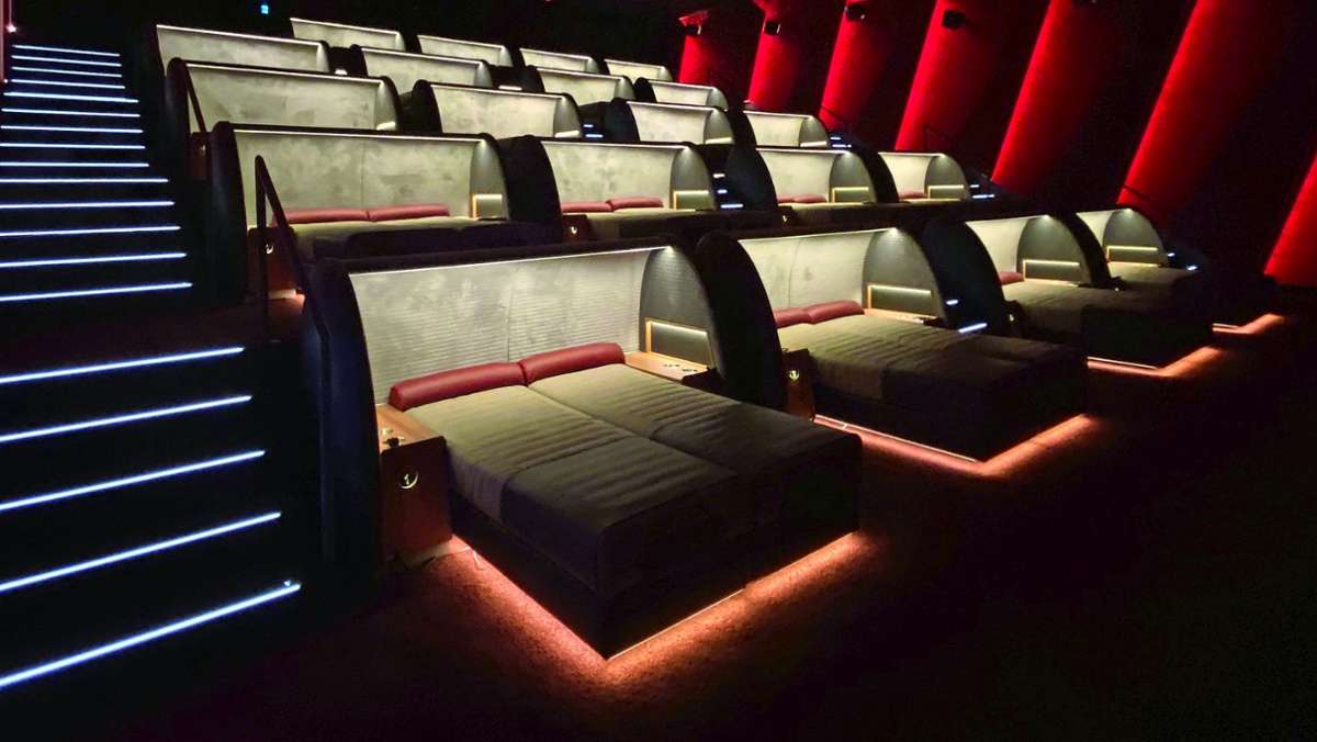  In Leonberg können Kinobesucher seit wenigen Wochen Blockbuster auch aus dem Bett genießen. Im Traumpalast hat das sogenannte Bed Cinema seine Tore geöffnet. 